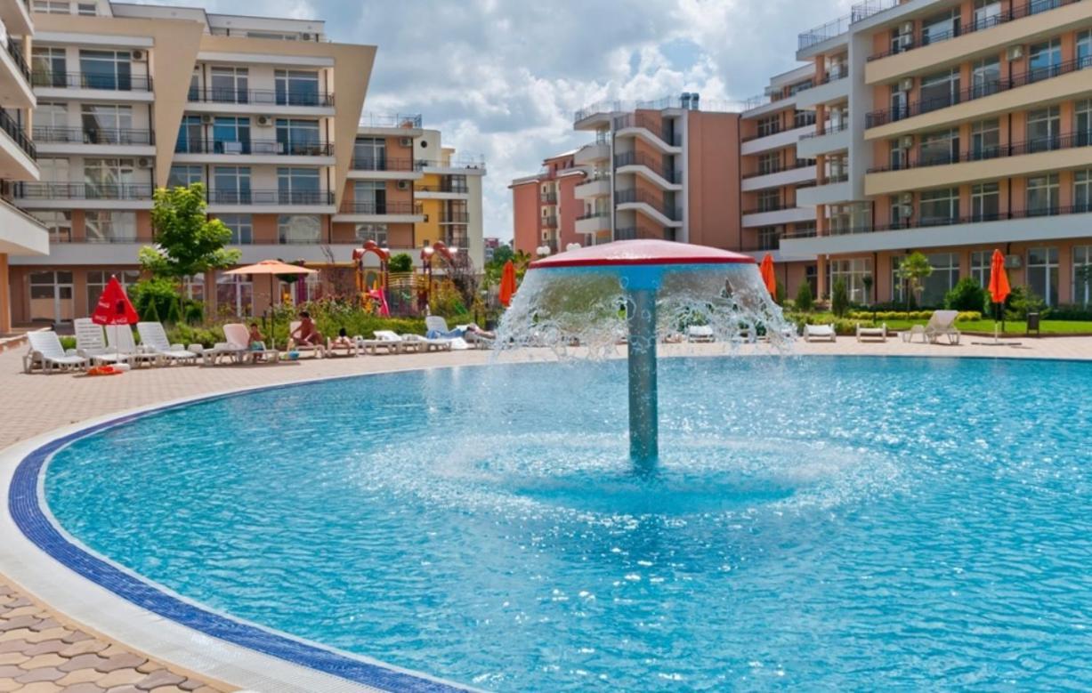 Grand Kamelia Apartments ซันนีบีช ภายนอก รูปภาพ