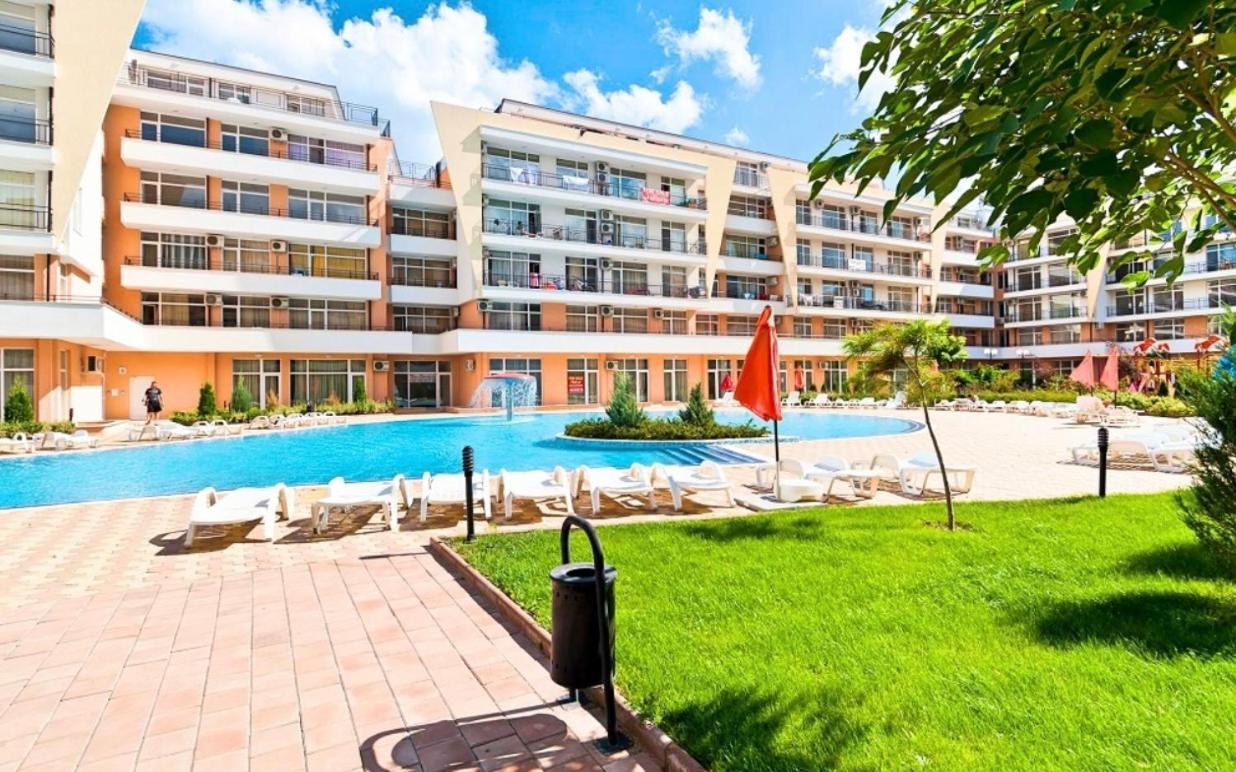 Grand Kamelia Apartments ซันนีบีช ภายนอก รูปภาพ